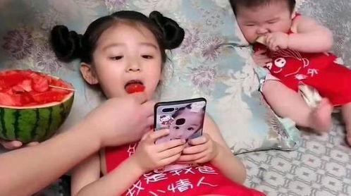 西瓜女孩吃瓜视频,揭秘网红美食背后的故事